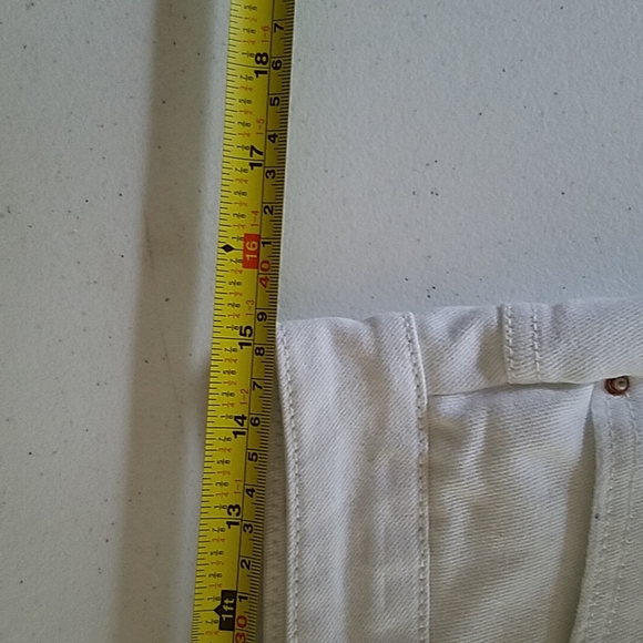 Shorts - Picture 3 of 7